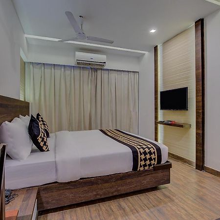 Oyo 78245 Collection O Hotel Crown Inn Navi Mumbai Kültér fotó