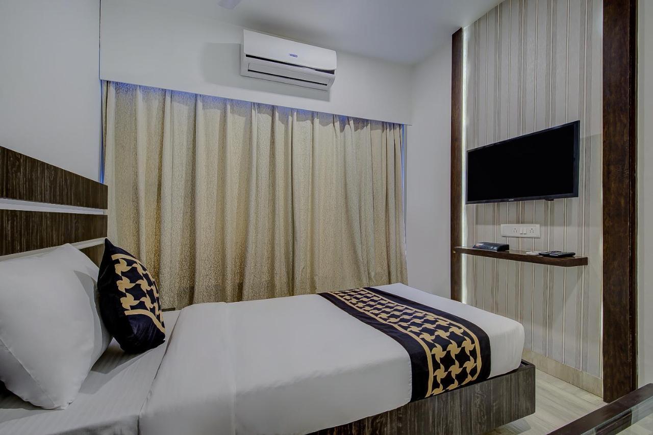 Oyo 78245 Collection O Hotel Crown Inn Navi Mumbai Kültér fotó