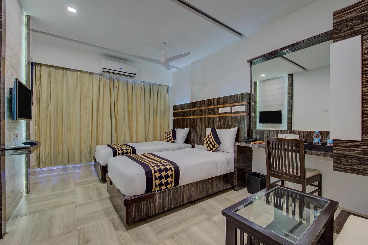 Oyo 78245 Collection O Hotel Crown Inn Navi Mumbai Kültér fotó