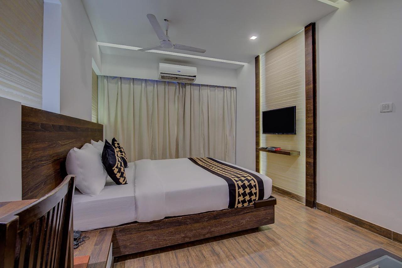 Oyo 78245 Collection O Hotel Crown Inn Navi Mumbai Kültér fotó
