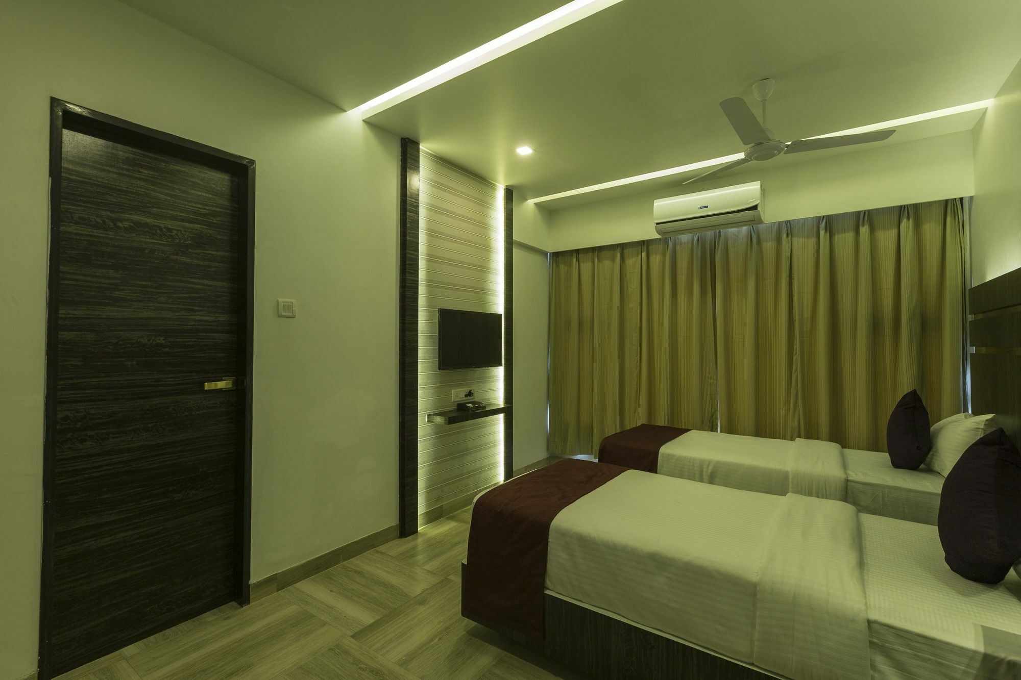 Oyo 78245 Collection O Hotel Crown Inn Navi Mumbai Kültér fotó