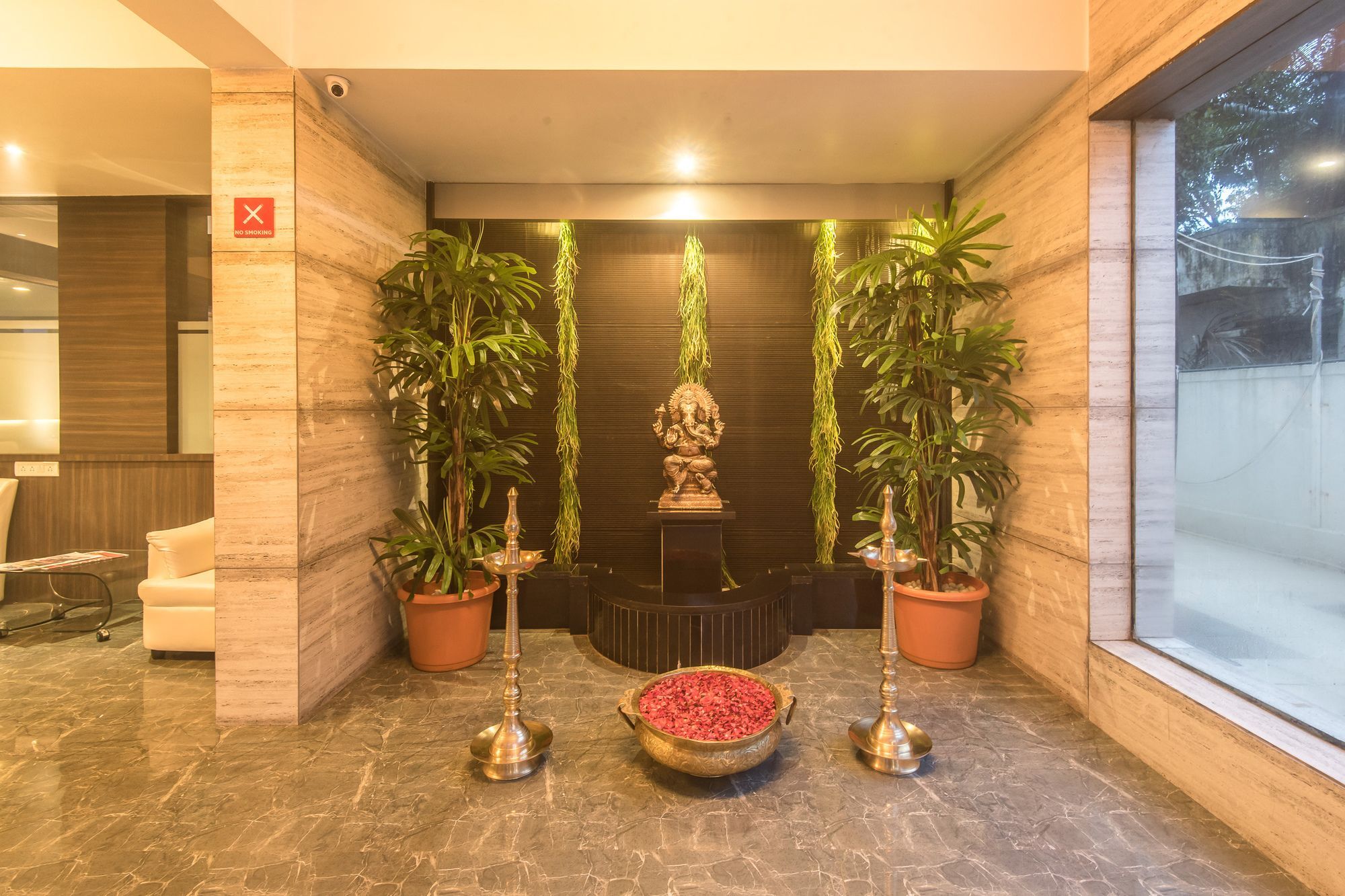 Oyo 78245 Collection O Hotel Crown Inn Navi Mumbai Kültér fotó